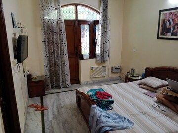 Bedroom in 6+ BHK Independent House at Sector 40 – for Sale