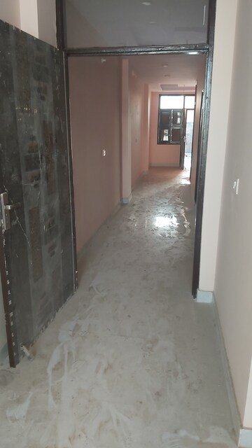 Room in 3.5 BHK Builder Floor at Mayur Vihar Phase 1 – for Sale