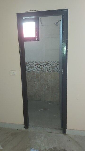 Furnished Amenities in 3.5 BHK Builder Floor at Mayur Vihar Phase 1 – for Sale