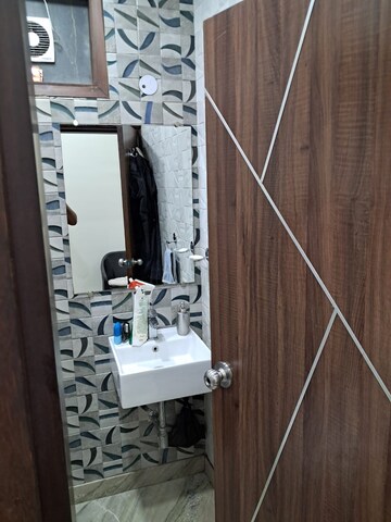 Furnished Amenities in 2 BHK Builder Floor at Subhash Nagar – for Sale
