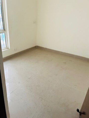 Room in 2 BHK Apartment at La Residentia, Tech Zone 4 Greater Noida – for Sale