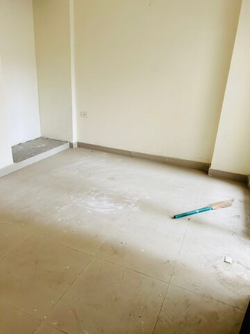 Room in 2 BHK Apartment at La Residentia, Tech Zone 4 Greater Noida – for Sale