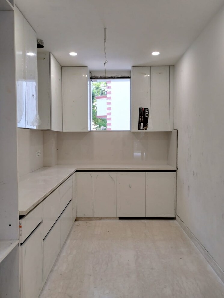 Kitchen, hauz khas 3 Bedroom 200 Sq.Yd. Builder Floor In Hauz Khas Delhi 7102702