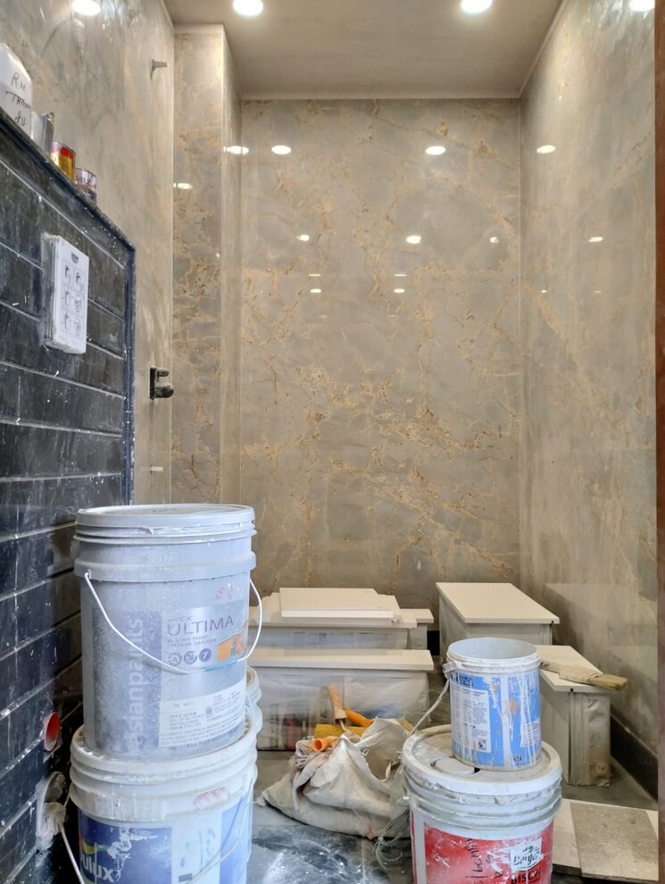 Bathroom, hauz khas 3 Bedroom 200 Sq.Yd. Builder Floor In Hauz Khas Delhi 7102702