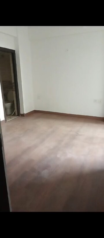 Room in 2 BHK Apartment at Amrapali Zodiac, Sector 120 – for Sale