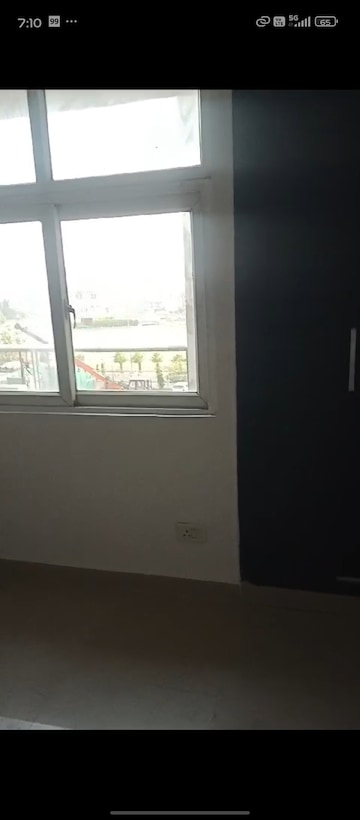 Room in 2 BHK Apartment at Amrapali Zodiac, Sector 120 – for Sale