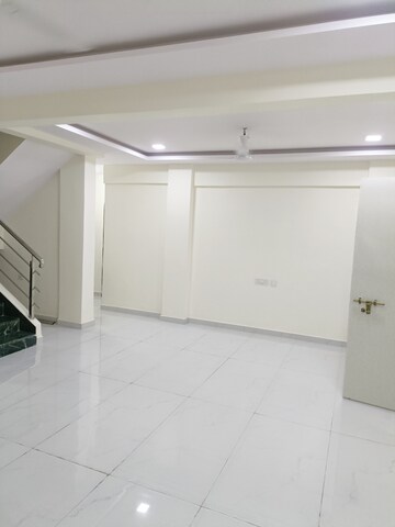 Building Lobby in 5 BHK Villa at Pushpanjali Heights, Owale – for Sale
