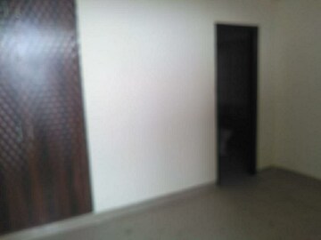 Room in 2.5 BHK Apartment at Grah Avas Green View Heights, Raj Nagar Extension – for Sale