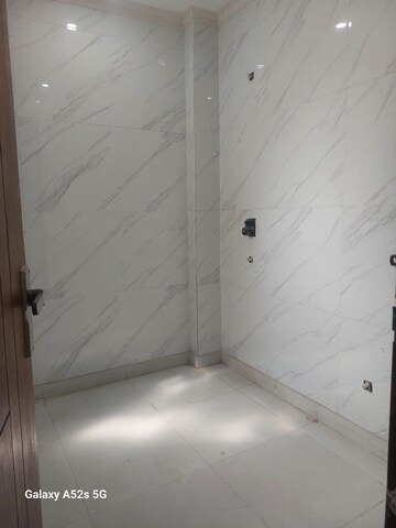 Attached Bathroom in 4 BHK Builder Floor at Green Fields Colony – for Sale