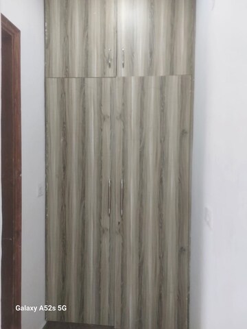 Room in 4 BHK Builder Floor at Green Fields Colony – for Sale