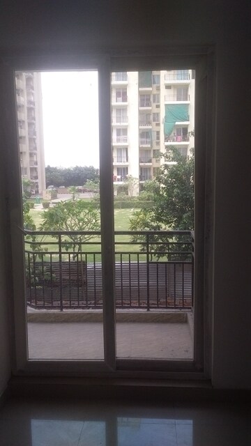 Room in 3 BHK Apartment at MGH Mulberry County, Sector 70 – for Sale