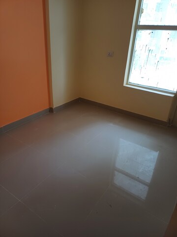 Room in 3 BHK Apartment at Adore Happy Homes Grand, Sector 85 – for Sale