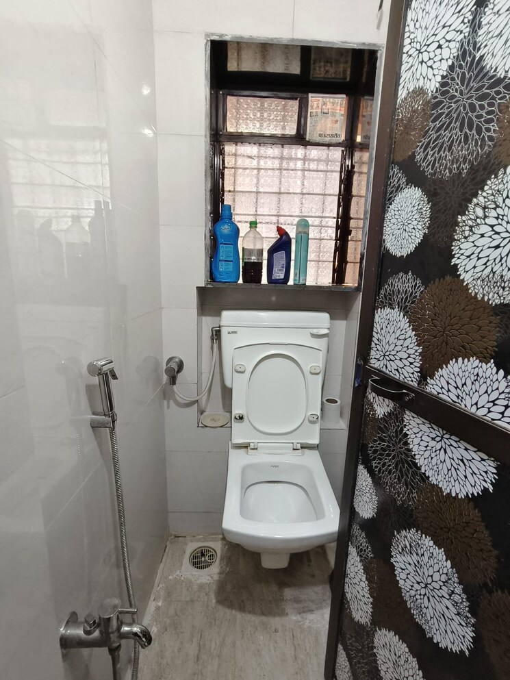 Bathroom, rameshwar-society 1 Bedroom 580 Sq.Ft. Apartment In Kalwa Thane 7104955
