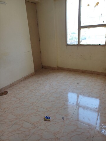 Room in 2 BHK Apartment at Adore Happy Homes, Sector 86 – for Sale