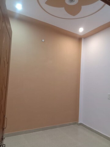 Room in 2 BHK Independent House at Deva Road – for Sale