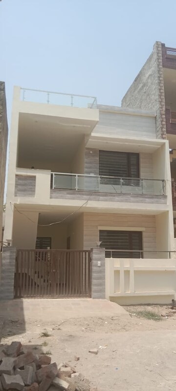 3 BHK Independent House For Sale in Guru Teg Bahadur Nagar