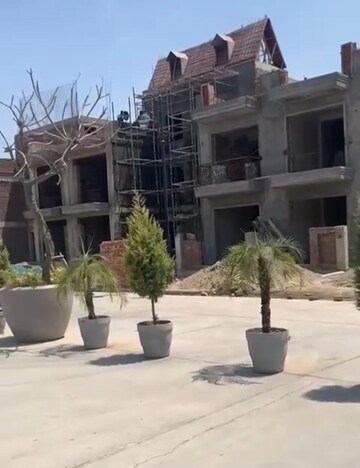 1.5 BHK Villa – Exterior View View at Sector 33 - for Sale
