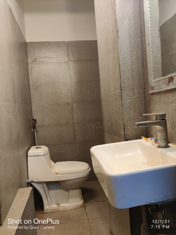Bathroom, lajpat nagar 1 Bedroom 561 Sq.Ft. Builder Floor In Lajpat Nagar Delhi 7105432