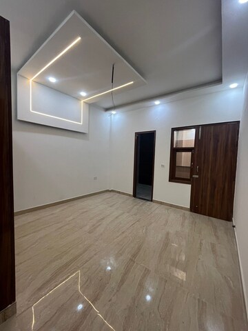 Room in 4 BHK Apartment at Madhav Puram – for Sale
