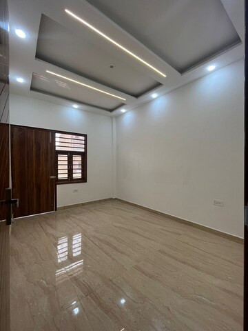 Room in 4 BHK Apartment at Madhav Puram – for Sale