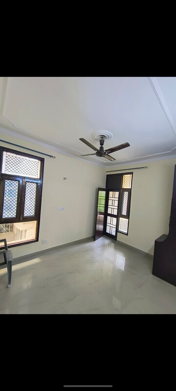 Room in 2.5 BHK Apartment at Sector 6, Dwarka – for Sale