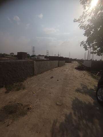  Plot For Sale in Bhopani Village