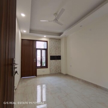 Room in 2 BHK Builder Floor at Kasia – for Sale
