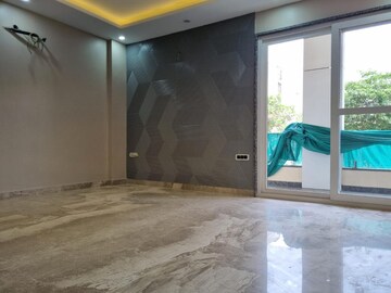 Room in 4 BHK Builder Floor at SS Southend Floors, South City 2 – for Sale