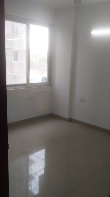 Room in 3 BHK Apartment at MGH Mulberry County, Sector 70 – for Sale