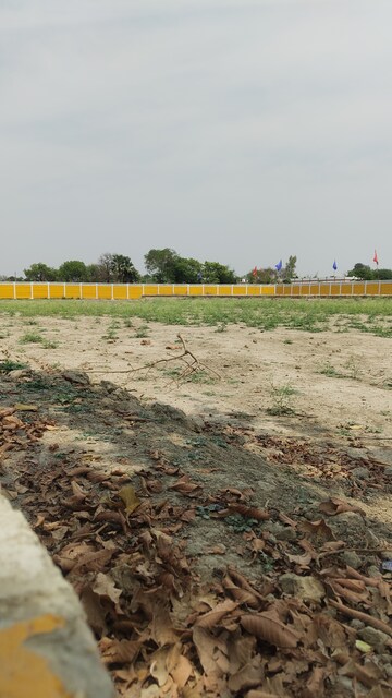  Plot – Garden View at Wazirganj - for Sale