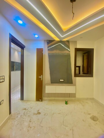 Room in 2 BHK Builder Floor at Dwarka Mor – for Sale