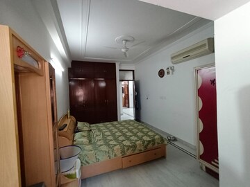 Bedroom in 3 BHK Builder Floor at Palam Vihar – for Sale