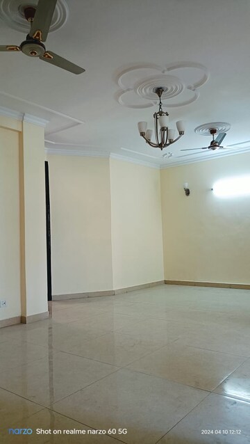 Room in 6+ BHK Villa at Sector 82 – for Sale
