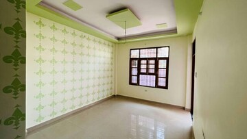 Room in 3 BHK Villa at Arjunganj – for Sale