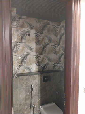 Furnished Amenities in 3 BHK Builder Floor at Bptp Park 81, Sector 81 – for Sale
