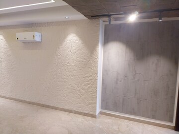 Bathroom in 3 BHK Builder Floor at Bptp Park 81, Sector 81 – for Sale
