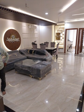 Master Bedroom in 3.5 BHK Builder Floor at Bptp Park 81, Sector 81 – for Sale