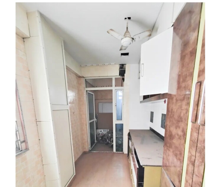 Bathroom, hiranandani-meadows 4 Bedroom 2490 Sq.Ft. Apartment In Manpada Thane 7114024