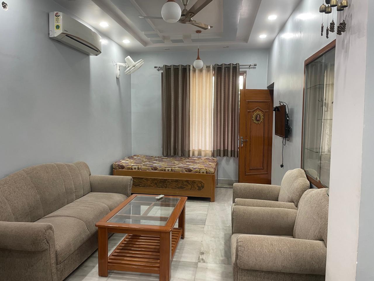 2 BHK Independent House For Rent in Gomti Nagar Lucknow  7114066