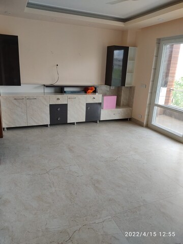 Room in 3 BHK Builder Floor at Palam Vihar Residents Association, Palam Vihar – for Sale