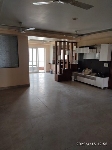 Room in 3 BHK Builder Floor at Palam Vihar Residents Association, Palam Vihar – for Sale