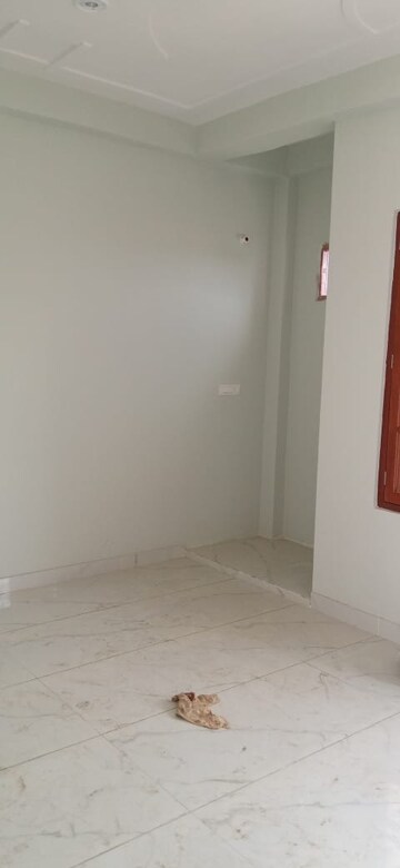 Room in 3 BHK Independent House at Kamta – for Sale