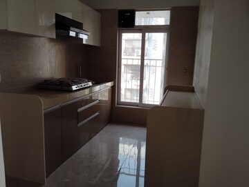 Room in 2 BHK Apartment at Andheri West – for Rent