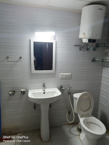 Bathroom in 2.5 BHK Apartment at Omaxe Grand Omaxe, Gomti Nagar – for Sale