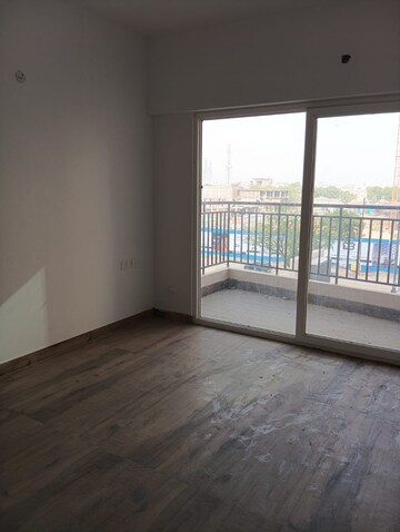 Room in 4 BHK Apartment at Ace Divino, Sector 1 Greater Noida – for Sale