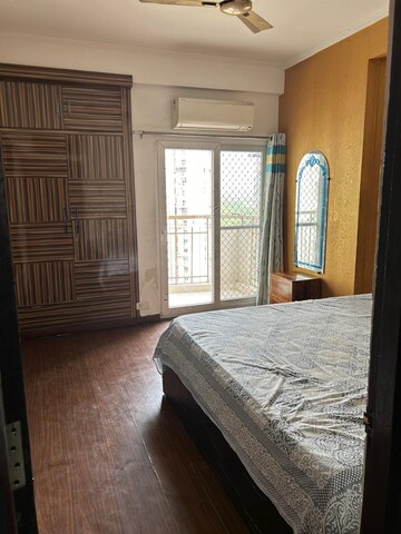Room in 3 BHK Apartment at Paras Tierea, Sector 137 – for Sale