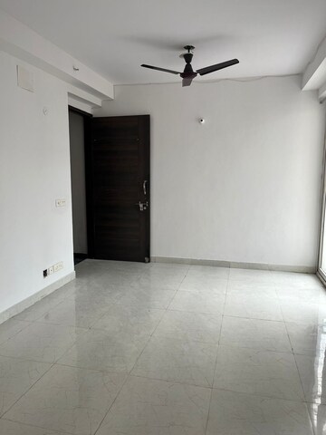 Room in 3 BHK Apartment at Paras Tierea, Sector 137 – for Sale