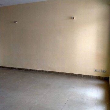 Room in 3 BHK Apartment at Jaypee Greens Kosmos, Sector 134 – for Sale