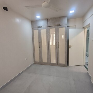 Room in 3 BHK Apartment at Vashi – for Sale