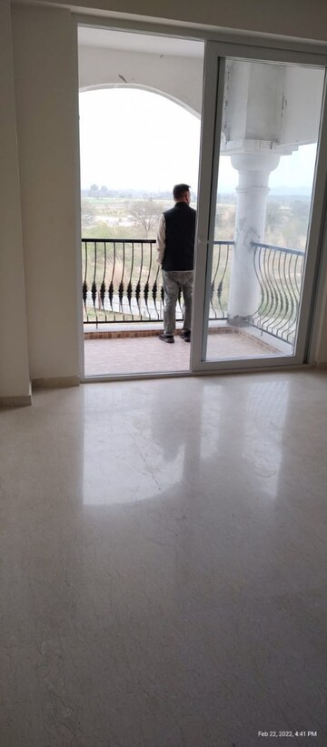 Room in 3 BHK Apartment at Kharar – for Sale